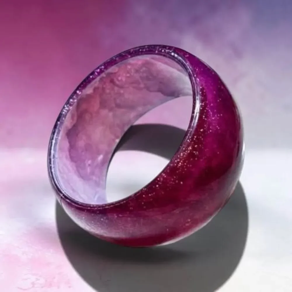 🎁🎁 Free shipping!! Chunky Translucent Purple Glitter Statement Bangle
